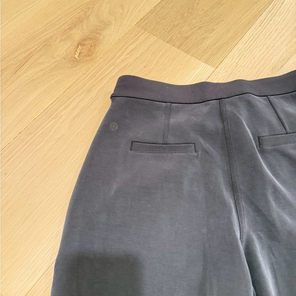 Lululemon softstreme pintuck black pants xs (size 4/6) regular length - Picture 6 of 7